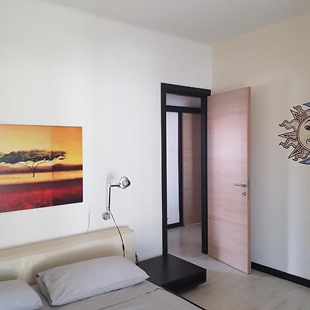 Casa Ellie - Casa Vacanze Con Giardino E Posto Auto Privati Grado Exterior foto